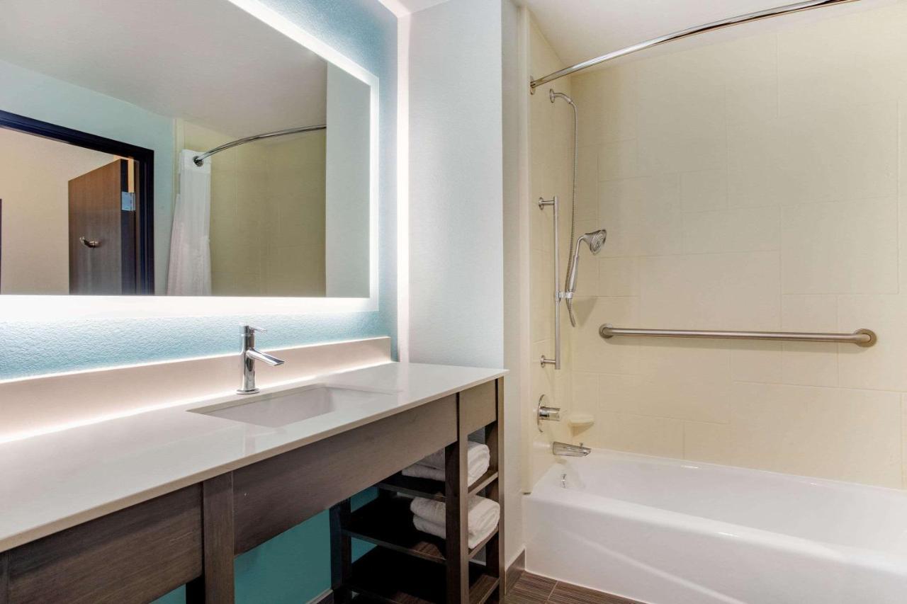 La Quinta Inn & Suites By Wyndham Northlake Ft. Worth Elizabethtown Ngoại thất bức ảnh